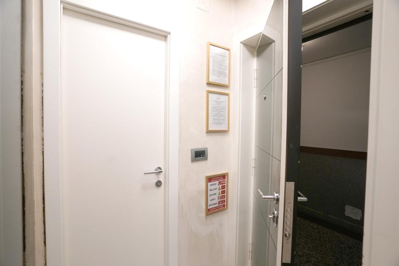 Apartman Stash Belgrad Exterior foto